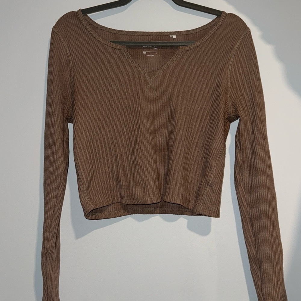 brown long sleve